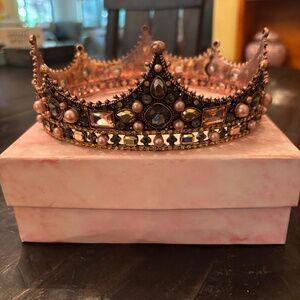 Yanstar Crown